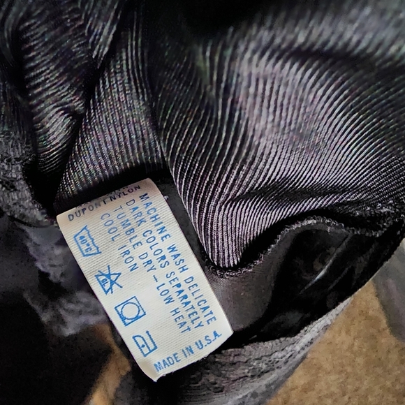 Vintage vanity fair black lace slip nightie - Picture 2 of 8